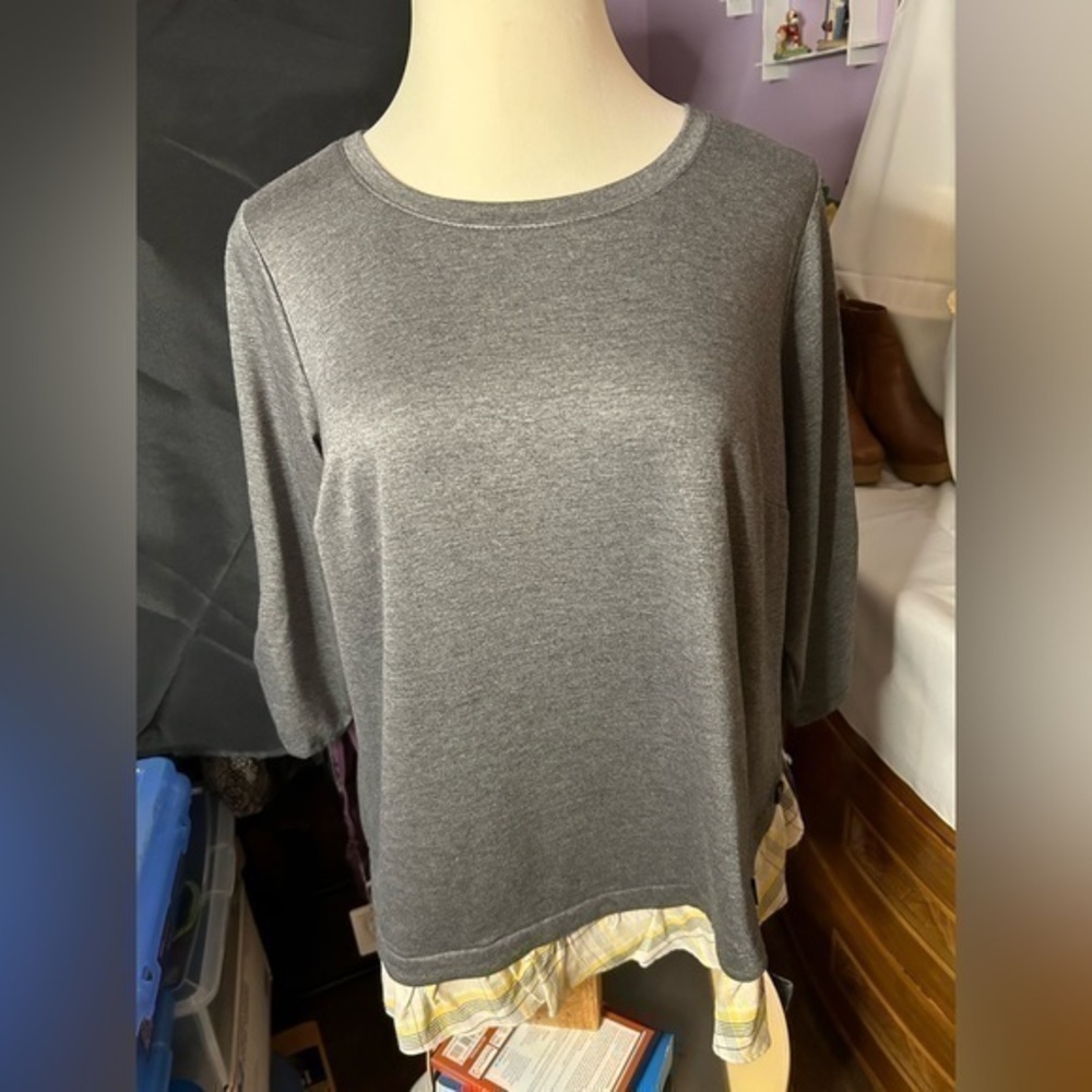 IN STUDIO GRAY TOP WITH PLAID RUFFLE , size 2X,   NEW